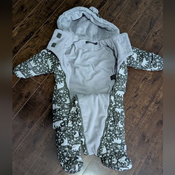 Cozy Bear Print Baby Snowsuit - Picture 7 of 9